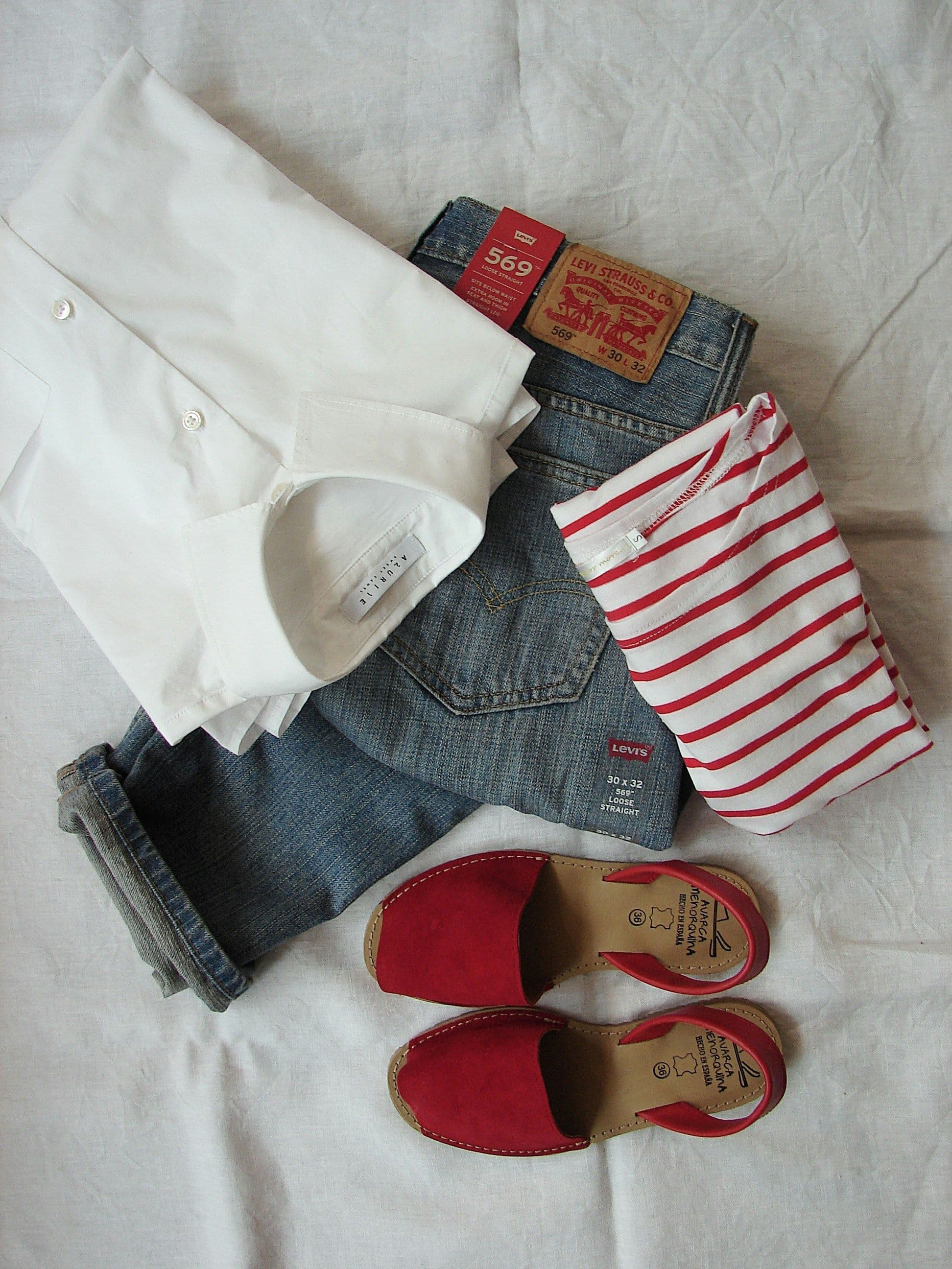 Men's Casual Outfit: Shirt, Jeans, Top & Sandals